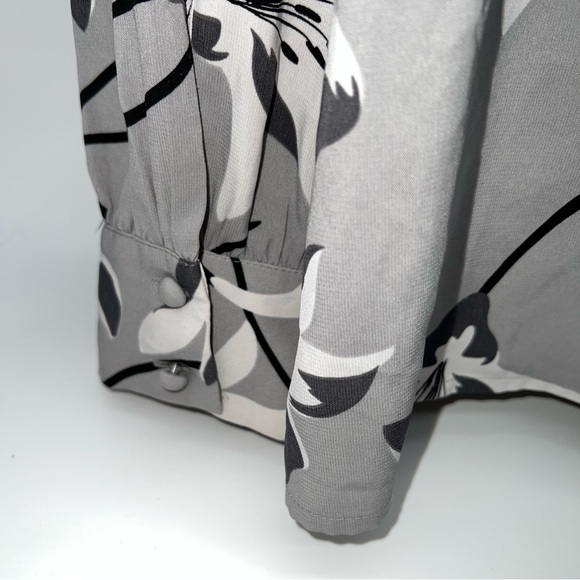 Calvin Klein Women’s Gray, White and Black Floral Long Sleeve Blouse w/ Tie-Sz L - Picture 8 of 11